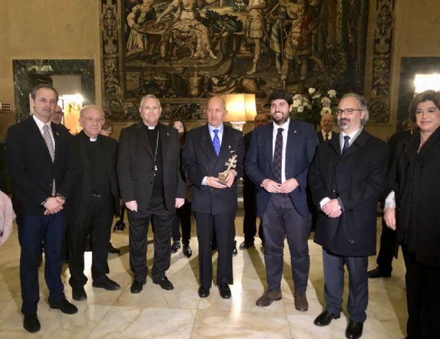 Fernando López Miras encabeza la delegación murciana que se reúne con el embajador de España ante la Santa Sede - 3, Foto 3
