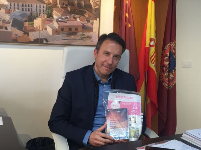 Lorca se suma al proyecto Bookcrossing liberando por San Valentín 40 libros para que sean compartidos y traspasen fronteras - 1, Foto 1