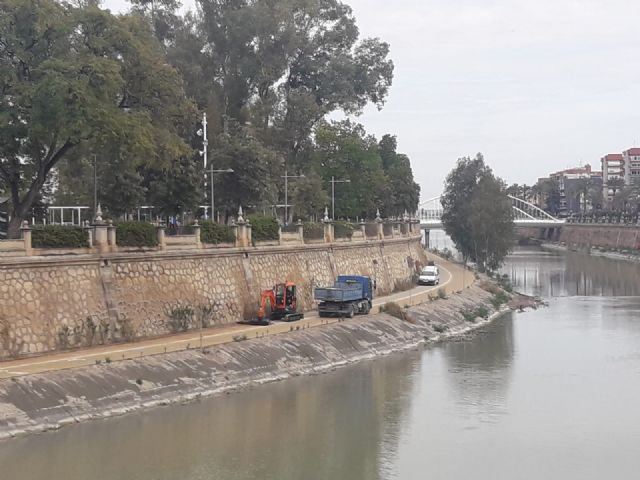 Comienzan las obras de reacondicionamiento del pavimento naturalizado de la margen izquierda del río en su tramo urbano - 2, Foto 2