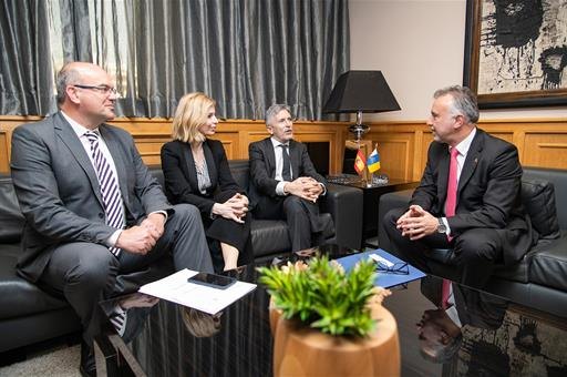 Grande-Marlaska destaca la cooperación con los países de origen y tránsito como mejor forma de luchar contra las mafias que trafican con personas hacia Canarias - 1, Foto 1