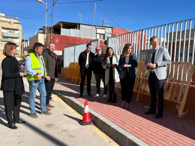 El Ayuntamiento continúa mejorando la seguridad y la accesibilidad en los entornos escolares de Murcia - 1, Foto 1