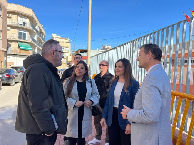 El Ayuntamiento continúa mejorando la seguridad y la accesibilidad en los entornos escolares de Murcia - 2, Foto 2