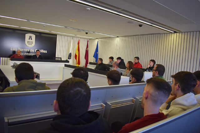 Estudiantes de FP del IES Salvador Sandoval visitan el Ayuntamiento - 4, Foto 4