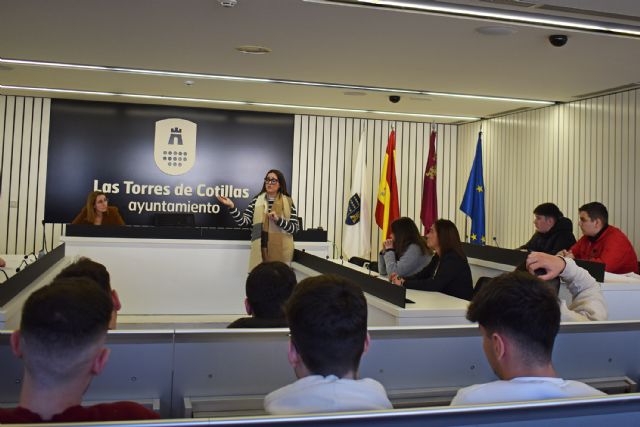 Estudiantes de FP del IES Salvador Sandoval visitan el Ayuntamiento - 5, Foto 5