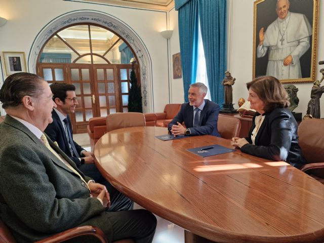 La UCAM y Tranvía de Murcia renuevan su compromiso con la movilidad sostenible - 1, Foto 1