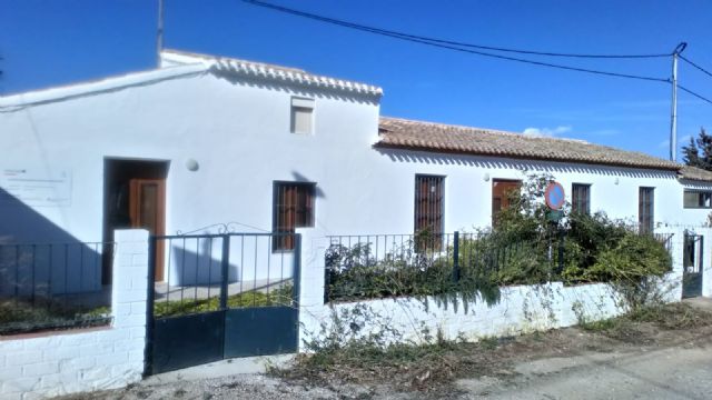 El PCAN pide al Ayuntamiento que dé contenido de una vez al edificio del antiguo albergue de Tallante - 1, Foto 1