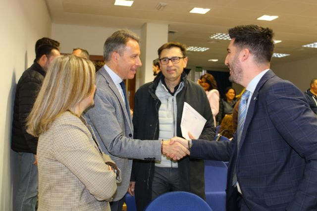 El PP presenta a los comerciantes de Lorca el Plan de Autónomos de Feijóo, “que les rescatará del maltrato de Sánchez con menos impuestos y trabas y más protección social” - 2, Foto 2