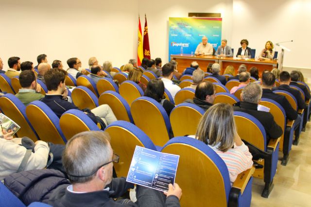 El PP presenta a los comerciantes de Lorca el Plan de Autónomos de Feijóo, “que les rescatará del maltrato de Sánchez con menos impuestos y trabas y más protección social” - 4, Foto 4
