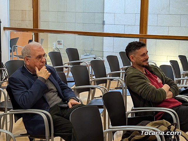 Jesús Sánchez Alguacil recibe el IX Premio de Investigación Histórica “Alporchón” por su estudio sobre la Totana romana, Foto 8