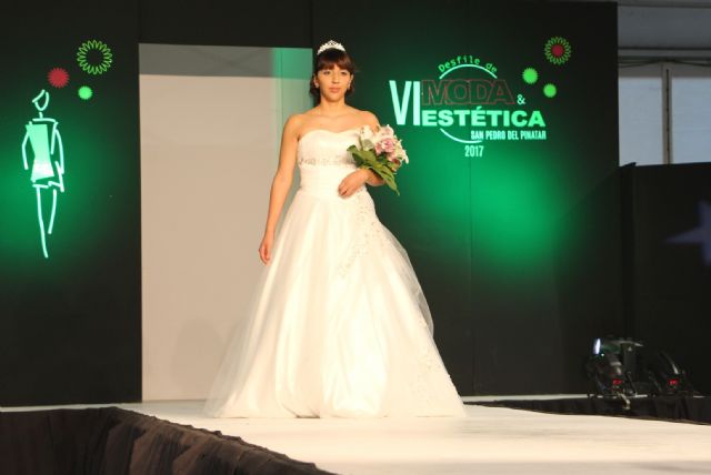 El VI Desfile de Moda y estética llena de primavera la pasarela de la Feria de la Moda - 2, Foto 2