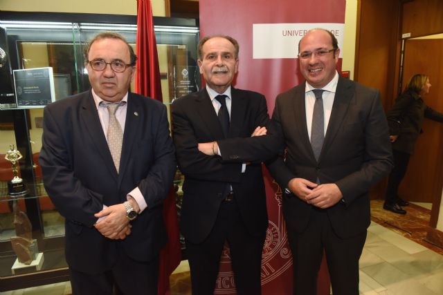 Campillo pone su conocimiento sobre el tejido empresarial de la Región a disposición de la UMU - 2, Foto 2