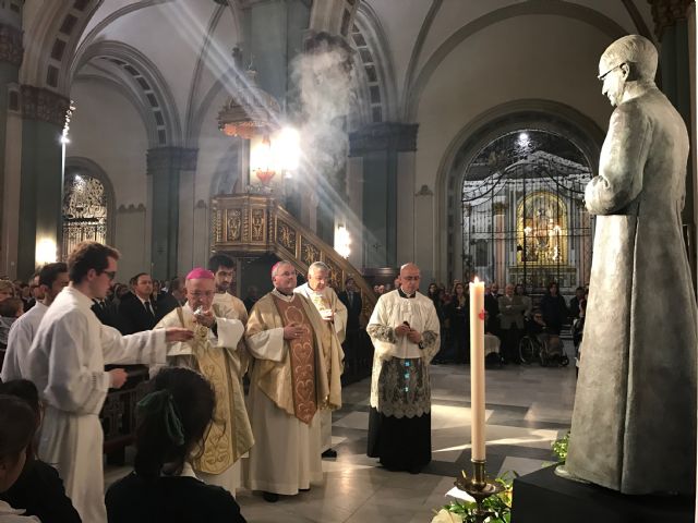 El Obispo bendice una imagen de San Josemaría Escrivá en Cartagena - 1, Foto 1
