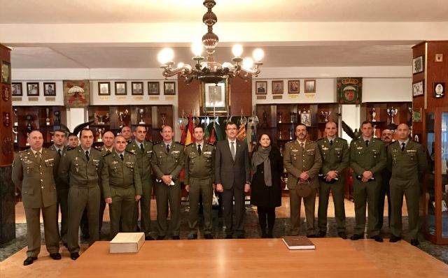 José Ballesta conoce el trabajo diario de los paracaidistas del Regimiento de Infantería ´Zaragoza´ de Javalí Nuevo - 3, Foto 3