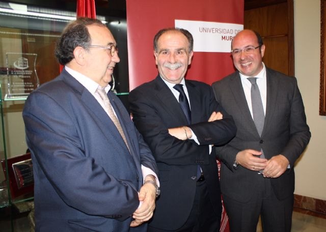 Pedro Antonio Sánchez: La universidad es imprescindible para hacer unos cimientos sólidos sobre los que levantar una Región con más fortalezas - 2, Foto 2