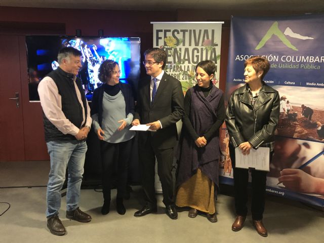 El Festival Venagua incluye por vez primera actuaciones de circo en la calle - 1, Foto 1