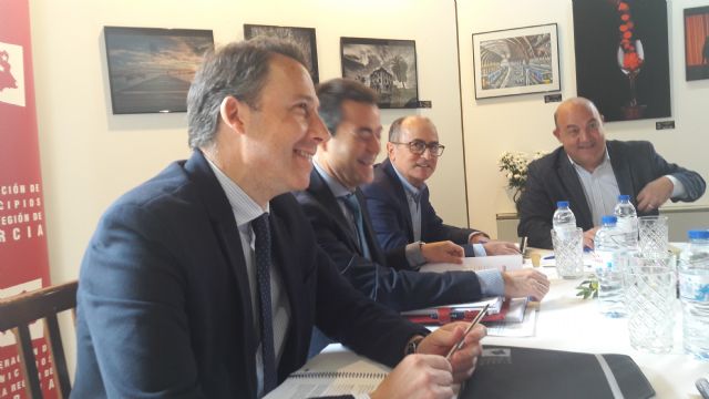 El Alcalde solicita el apoyo de la FMRM a favor de la declaración del Bordado Lorquino de Semana Santa como Patrimonio de la Humanidad por parte de la UNESCO - 2, Foto 2