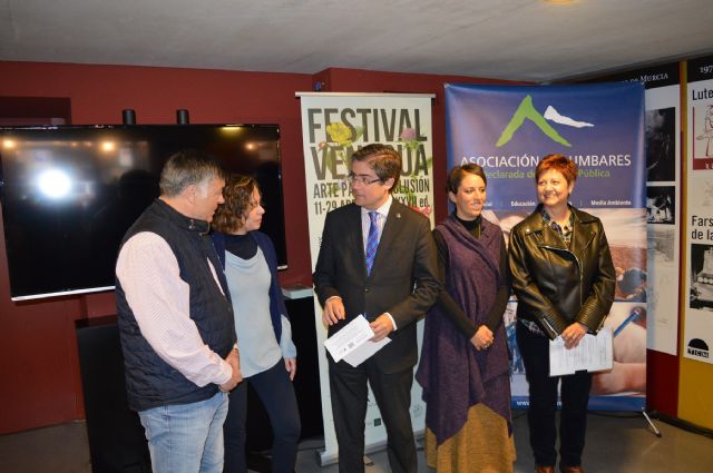 El Festival Venagua incluye por primera vez actuaciones de circo en la calle para promover la inclusión social - 1, Foto 1