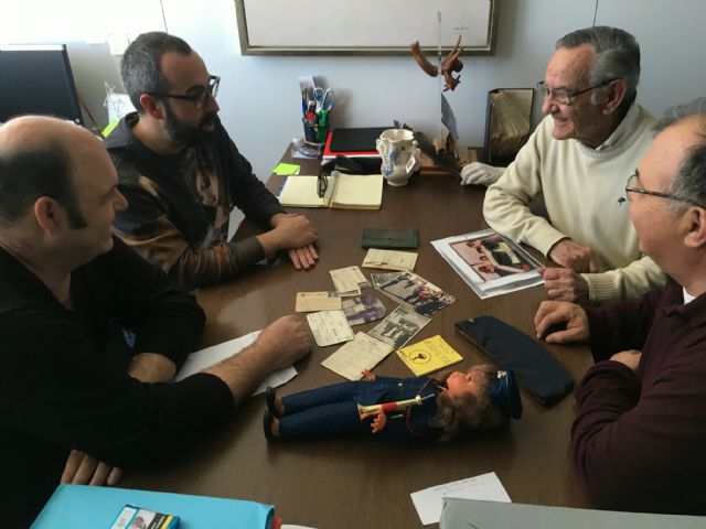 Los vecinos empiezan a aportar material para la exposición sobre la mili en la AGA - 1, Foto 1