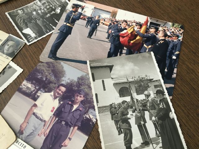 Los vecinos empiezan a aportar material para la exposición sobre la mili en la AGA - 2, Foto 2