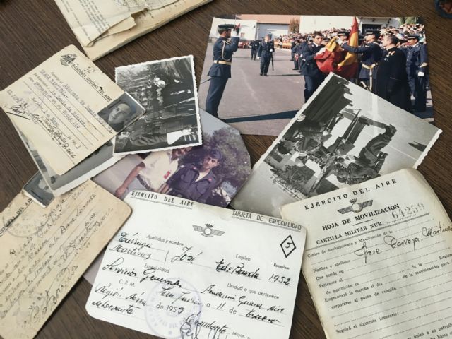 Los vecinos empiezan a aportar material para la exposición sobre la mili en la AGA - 3, Foto 3