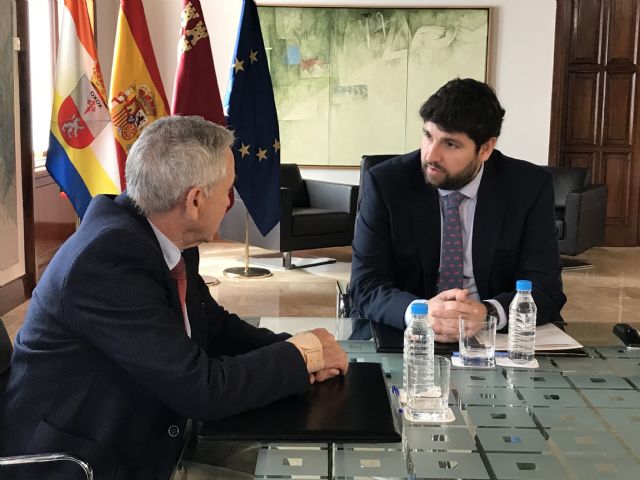 El presidente Fernando López Miras se reúne con el alcalde de Ojós - 2, Foto 2