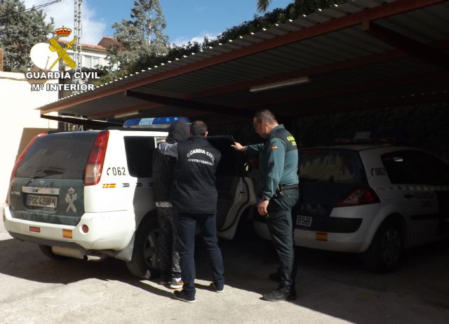 La Guardia Civil detiene en Cieza a una persona por delitos de lesiones y abuso sexual - 4, Foto 4