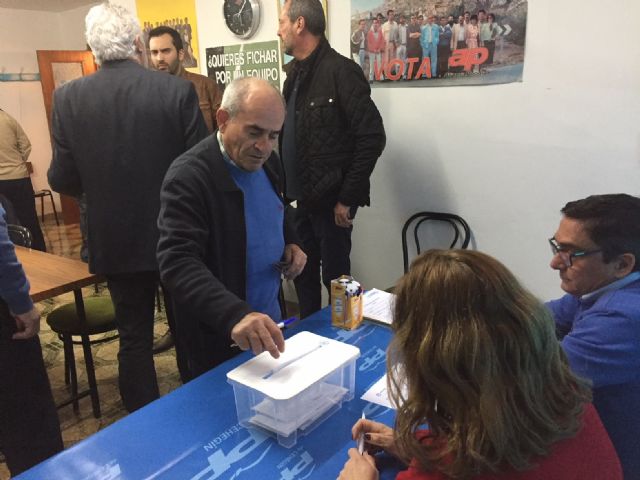 López Miras obtiene el 92,8% de los votos en Cehegín para presidir el PP regional - 2, Foto 2