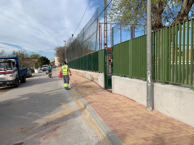 Avanzan las obras de acceso peatonal al CEIP San Félix de Zarandona para mejorar la seguridad de los vecinos - 1, Foto 1