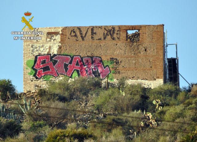La Guardia Civil investiga al presunto autor de unos grafitis en un BIC de Cartagena - 3, Foto 3