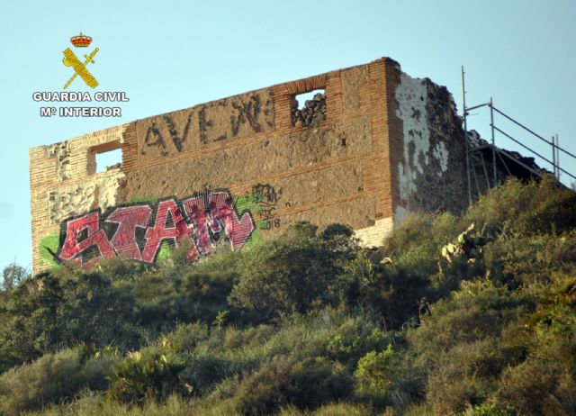 La Guardia Civil investiga al presunto autor de unos grafitis en un BIC de Cartagena - 4, Foto 4