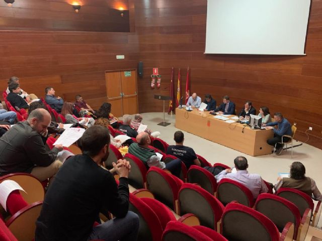 Los empleados municipales que tengan que cuidar de menores o mayores dependientes podrán flexibilizar su jornada laboral siempre garantizando la prestación de los servicios públicos - 1, Foto 1