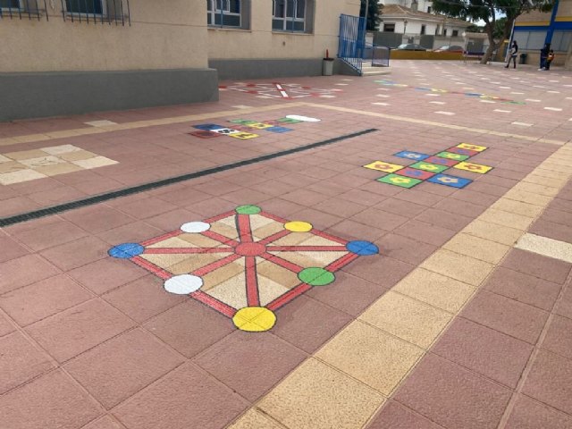 Los colegios de Cartagena estrenan patios interactivos con juegos tradicionales - 1, Foto 1