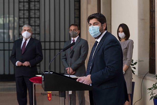 López Miras destaca que el Gobierno regional es un único equipo que suma ideas y opciones y que sigue centrado en lo importante, Foto 6