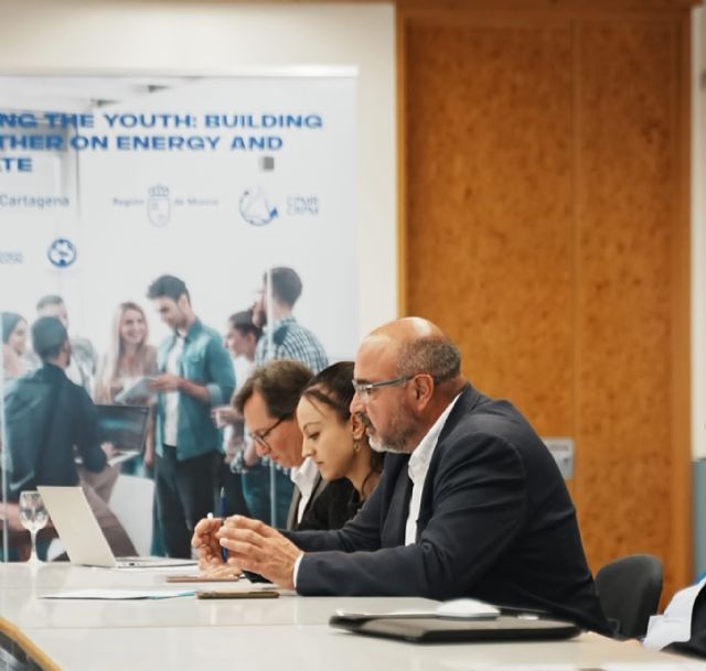 La transición energética y el cambio climático centran un taller en el que participan jóvenes europeos y representantes de la Comunidad - 1, Foto 1