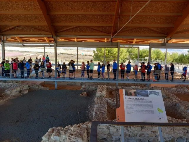 La Policía Nacional celebra en Mula una jornada de convivencia y visita los lugares más importantes del patrimonio muleño - 2, Foto 2