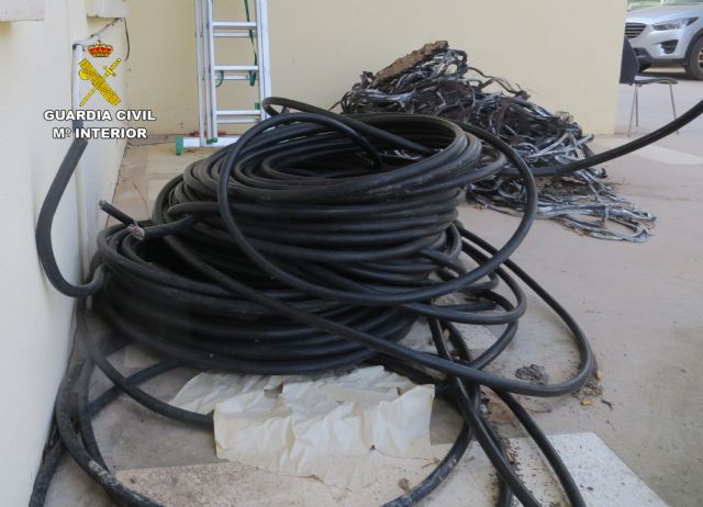 La Guardia Civil desmantela un grupo criminal al que atribuye una veintena de robos de cable telefónico en la comarca del Campo de Cartagena - 1, Foto 1