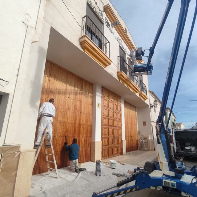 El Ayuntamiento y el Cabildo de Cofradías Pasionarias de Puerto Lumbreras pintan la Casa Museo de las Cofradías - 1, Foto 1