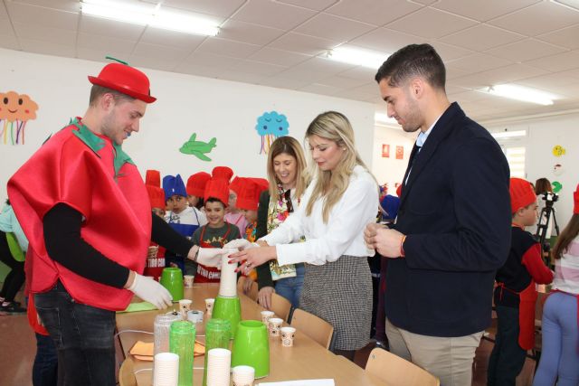Talleres en colegios y una mesa informativa para conmemorar el Día Mundial del Consumidor en Lorca - 2, Foto 2