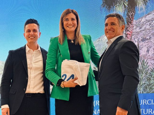Patricia Fernández recoge el distintivo nacional 'Sendero Azul' para el Paseo Ribereño de Archena - 1, Foto 1