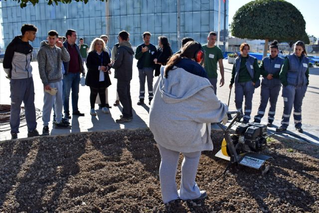 Alumnos del programa mixto de empleo y formación y de FP del Divino Maestro intercambian experiencias - 3, Foto 3