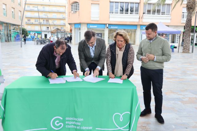 El Ayuntamiento y la AECC Murcia firman un convenio para promover Espacios sin Humo - 2, Foto 2