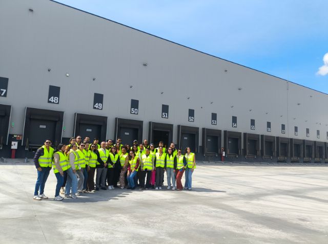 El Mosca by Logista recibe en sus instalaciones a alumnos de ENAE Business School para acercarles a su modelo operativo logístico - 2, Foto 2