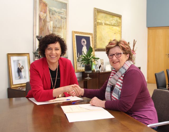 El Ayuntamiento otorga 10.200 euros para mejorar la atención de enfermos de Alzheimer en Puerto Lumbreras - 1, Foto 1