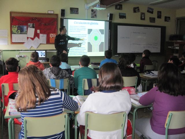 La Policía Local de Bullas enseña Seguridad Vial en los colegios - 3, Foto 3