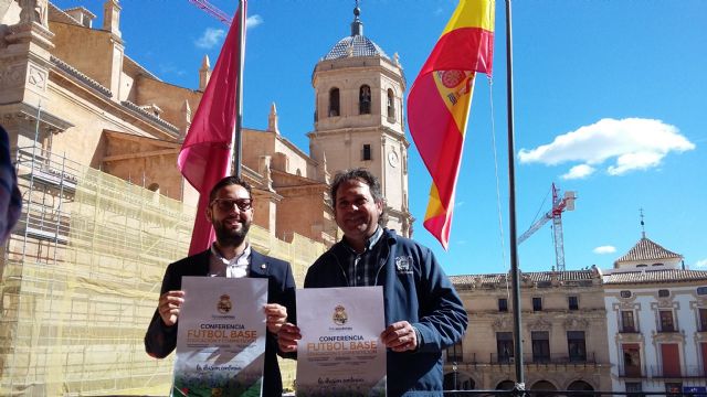 El instituto Ramón Arcas acoge este viernes un coloquio sobre fútbol base organizado por la Peña Madridista - 1, Foto 1
