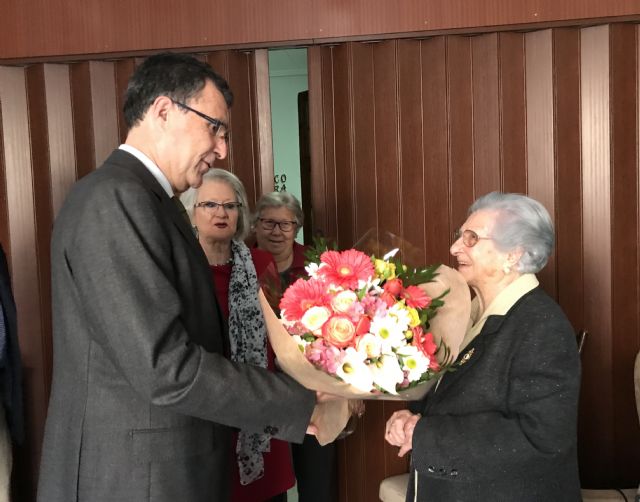 La ´Abuela de Espinardo´ celebra su 103 cumpleaños como una rosa - 2, Foto 2