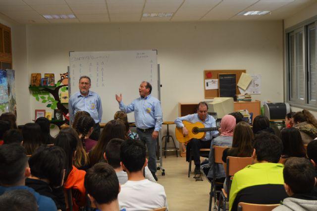 Los troveros de la asociación José María Marín acercan su arte al IES La Florida - 2, Foto 2