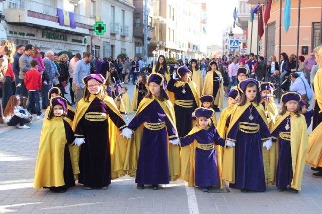 Los niños portan la imagen del Nazareno en Puerto Lumbreras - 2, Foto 2