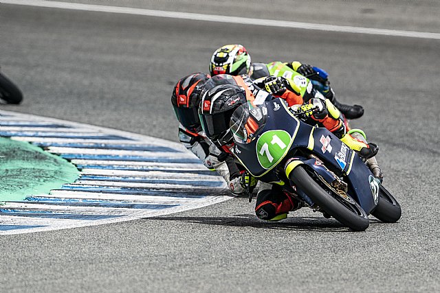 Carlos Cano roza el podio en su debut en Moto4 - 1, Foto 1