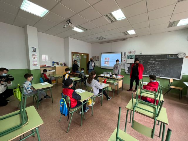 Más de 220 niños y niñas disfrutan de las  'Escuelas de Semana Santa para Conciliar y Coeducar' puestas en marcha por el Ayuntamiento de Lorca - 1, Foto 1